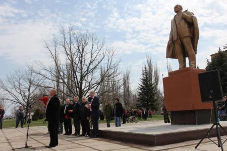 Делегация КПРФ приняла участие в открытии памятника В.И. Ленину на Донбассе