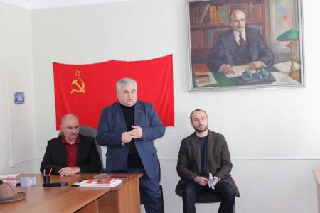 Делегация коммунистов во главе с К.К. Тайсаевым прибыла в Южную Осетию для участия в заседании Парламента 