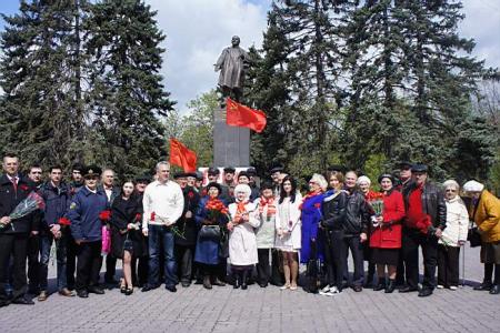Коммунисты Ростова-на-Дону отметили 145-летие Вождя мировой революции возложением цветов
