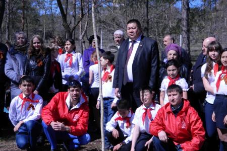 Город-герой Волгоград.  Депутат-коммунист Волгоградской областной Думы, член ЦК КПРФ Евгений Шаманаев стал инициатором памятного мероприятия, посвященного 70-летию Великой Победы