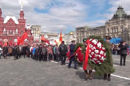 Moskprf.ru: Возложение цветов к мавзолею В.И. Ленина