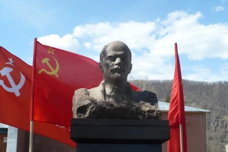 Республика Алтай. В селе Чёрный Ануй открыт памятник В.И. Ленину
