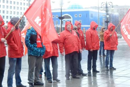 Республика Марий Эл. Коммунисты приняли участие в гражданском митинге против разбитых дорог