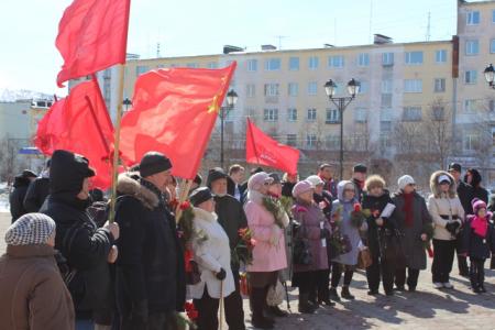 Коммунисты Магадана провели митинг возле памятника В.И. Ленину
