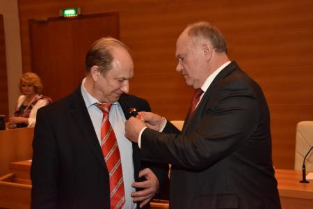 Накануне Дня Победы Г.А. Зюганов наградил депутатов фракции КПРФ в Госдуме