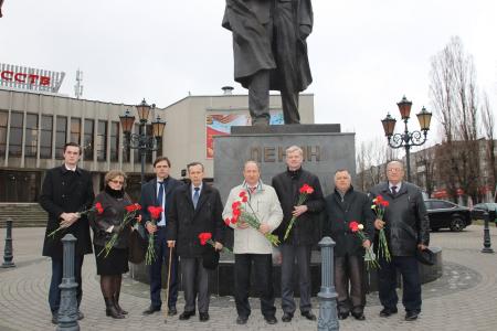 В Калининградском обкоме КПРФ состоялась пресс-конференция депутатов-коммунистов В.Ф. Рашкина и А.Е. Клычкова