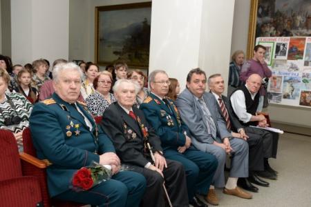 Новосибирская область. Сотням участникам конкурса, посвященного 70-летию Великой Победы, вручены памятные подарки