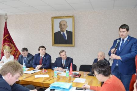 Первый секретарь Тульского обкома  Олег Лебедев провел в Туле семинар-совещание секретарей первичных отделений для поддержки партийного актива и дальнейшего усиления всех направлений партийной работы