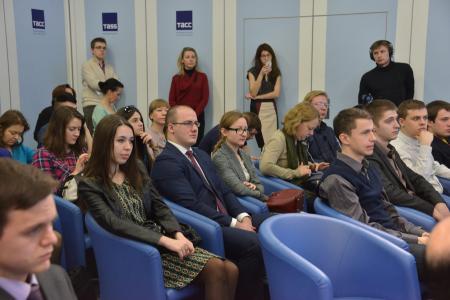 ​Г.А. Зюганов: «Над миром снова сгущаются тучи войны»