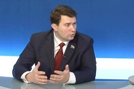 Депутат-коммунист Госдумы Олег Лебедев в эфире телеканала «ТНТ-Блиц»: «Развитие нефтедобычи на арктическом шельфе требует превентивных мер для предупреждения разливов нефти»