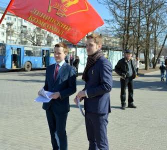 Владимирская область. Комсомольцы организовали пикет в честь дня космонавтики