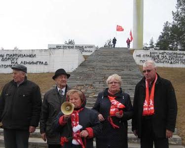 Коммунисты Ленинградской области организовали автопробег в честь 70-летия Победы 