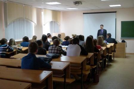 Лидер пензенских коммунистов Георгий Камнев провел встречу со студентами