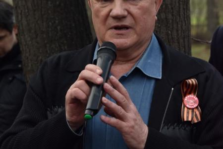 Деревьям Победы – расти! Коммунисты Москвы и их сторонники заложили Аллею Победы в парке на Поклонной горе