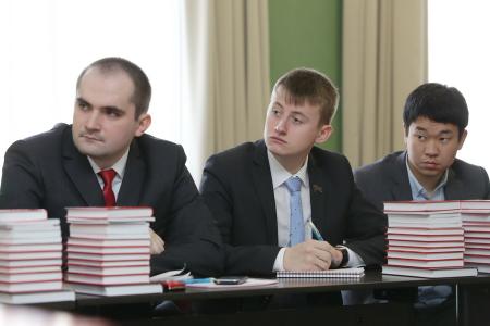​В Подмосковье прошла встреча Г.А. Зюганова со слушателями Центра Политической учебы при ЦК КПРФ