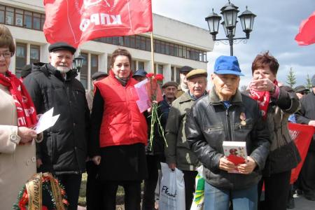 Калуга. Ленин жил, Ленин жив, Ленин будет жить!