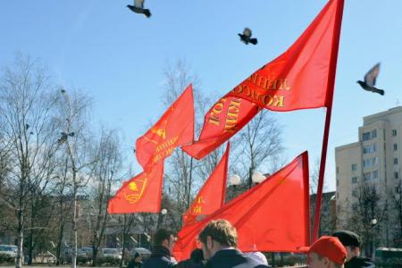 Владимирская область. Комсомольцы организовали пикет в честь дня космонавтики