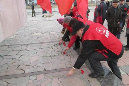 Саратовская область. Коммунисты организовали "Вахту Памяти"