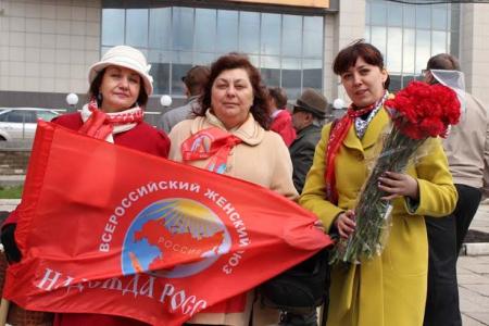 Белгородское региональное отделение ООД «ВЖС – Надежда России» приняло участие в возложении цветов к памятнику В.И. Ленину 