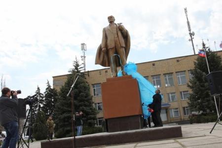Делегация КПРФ приняла участие в открытии памятника В.И. Ленину на Донбассе