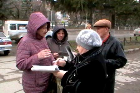 Коммунисты Бердска организовали и провели пикет против отмены прямых выборов