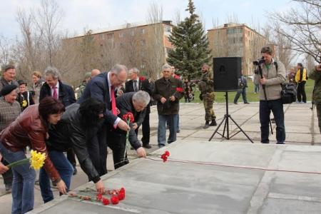 Делегация КПРФ приняла участие в открытии памятника В.И. Ленину на Донбассе