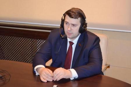 Олег Лебедев в эфире радио «Милицейская волна в Туле» пригласил туляков на Первомайскую демонстрацию и рассказал о приеме тульских рабочих в ряды КПРФ 