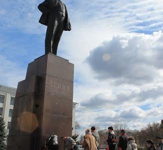 Псковичи почтили память В.И. Ленина