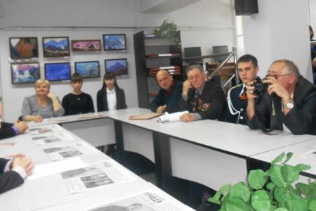 Коммунисты Кургана приняли участие в проведении конкурса учащихся к 70-летию Великой Победы 
