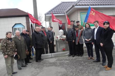 Курская область. Коммунисты продолжают восстанавливать памятники В.И Ленину
