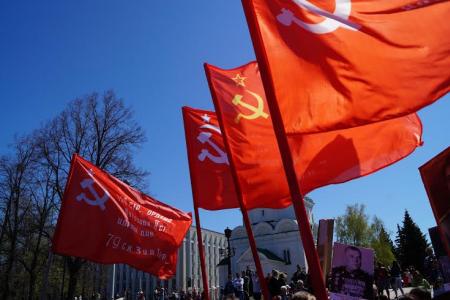 Нижегородские коммунисты 9 мая возложили цветы к Вечному огню