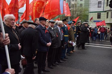 Власть и собственность – трудовому народу!