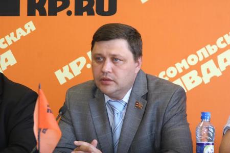 Пресс-конференция депутатов Госдумы от КПРФ в Челябинске. Ю.В. Афонин: «Надо не отнимать у регионов последние копейки, а эффективнее наполнять бюджет»