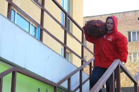 Екатеринбург – Луганску. Свердловские коммунисты отправили двадцатый гуманитарный конвой в Новороссию
