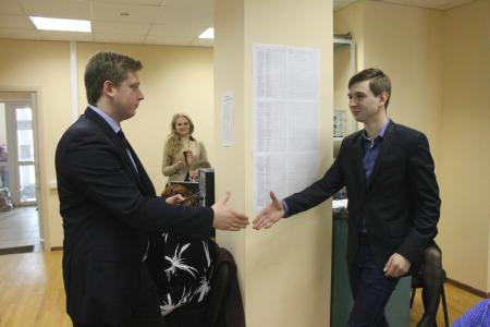 Свердловские коммунисты презентовали общественную организацию «Городской контроль КПРФ» и вручили удостоверения первым инспекторам