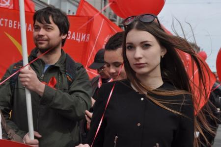 Красный Первомай шагает по Ленинграду
