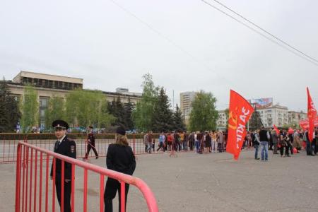 Сталинградские коммунисты отметили Первомай митингом-концертом и шествием