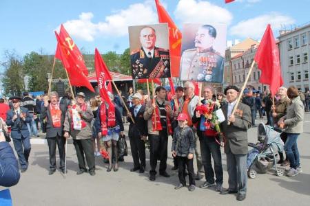 Псковские коммунисты встретили 70-летие Победы в Великой Отечественной войне