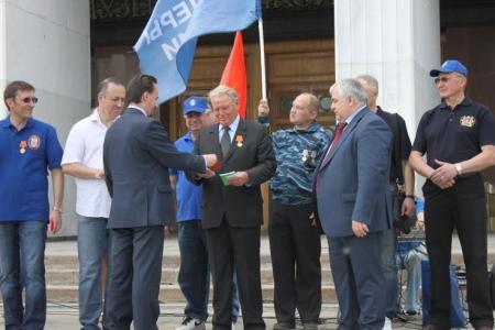 Москва. Коммунисты пожелали доброго пути участникам международного автопробега «География Победы»