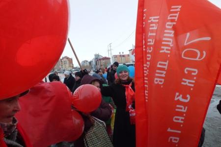 Коммунисты Ямала встретили Первомай