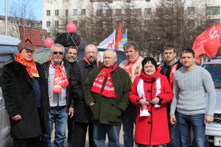 Праздничный автопробег на улицах Магадана