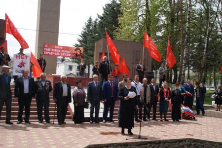 Массовый прием в пионеры и комсомол в станице Зеленчукской Карачаево-Черкесской Республики