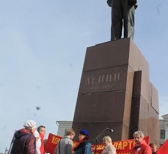 Псковские коммунисты и жители Псковской области отметили День международной солидарности трудящихся 