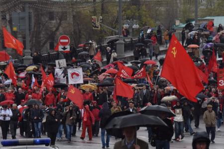 Власть и собственность – трудовому народу!