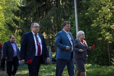 Ленинградская область. Заложена аллея в память советских воинов, погибших в годы Великой Отечественной войны