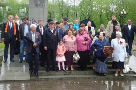 Республика Кабардино-Балкария. В День Победы в городе Нальчике коммунисты возложили цветы к Вечному огню и памятнику В.И. Ленина