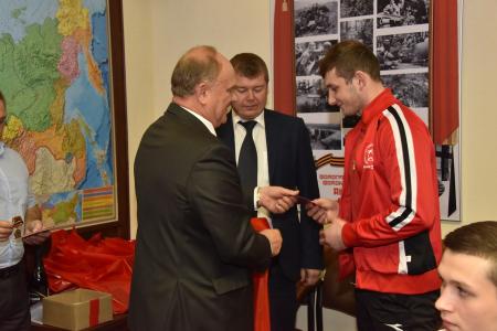 Г.А. Зюганов наградил футболистов спортивного клуба КПРФ