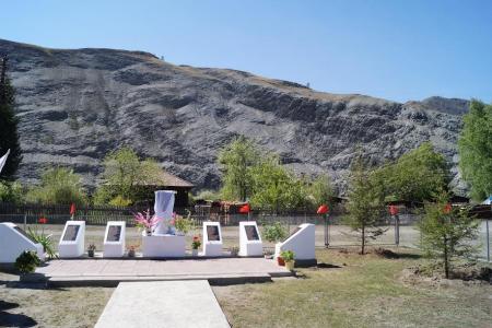 Республика Алтай. В селе Инегень открылся новый мемориал Победы