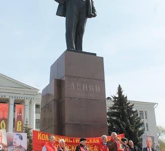Псковские коммунисты и жители Псковской области отметили День международной солидарности трудящихся 
