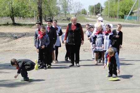 Пионерский праздник в с.Семидомка Амурской области